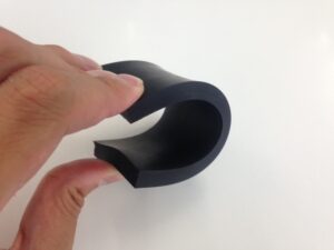 もっとクッション性が欲しい場合には軟質ゴムを！