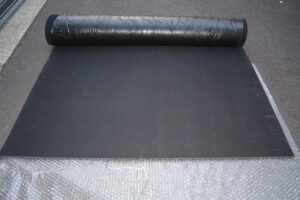 両面にザラザラ加工をしたゴムマット