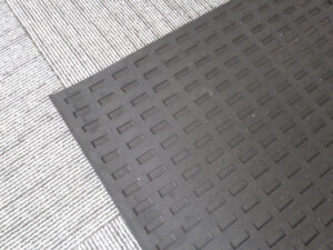 3ミリの養生ゴムマットを格安販売してます