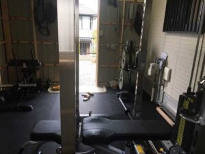 ご自宅用トレーニングルームのキズ防止と防音対策にゴムマットをお使いいただきました！
