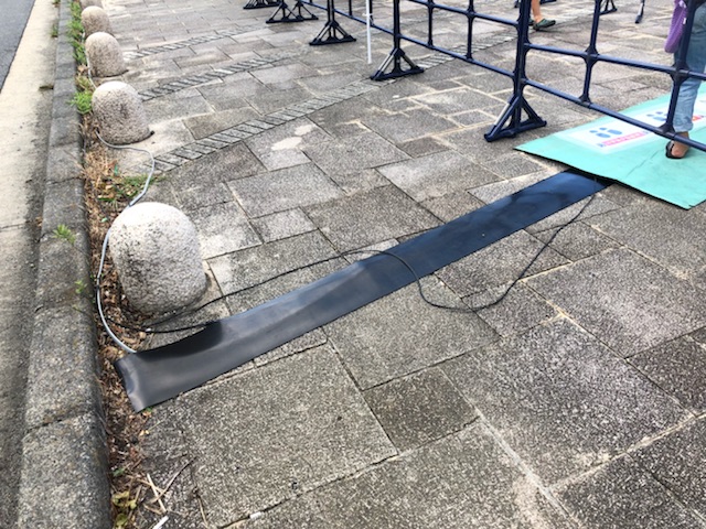 牛肉サミットのイベント会場でケーブル養生にゴムシートをお使いいただきました