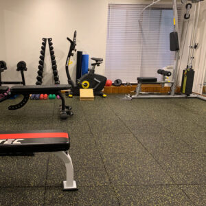トレーニングジム様　スポーツジム専用ゴムマットの使用事例写真