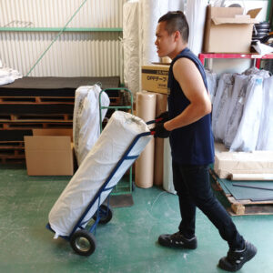 【ゴムシートを手軽に移動】これが便利！ゴムシートのちょっとした運搬