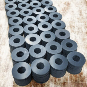 【納品事例】円形中抜き ドーナツ形状 合成ゴム3mm 400枚 翌日出荷