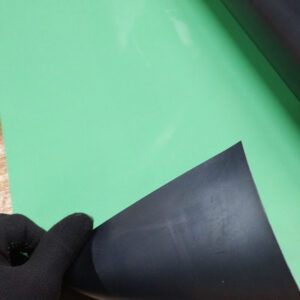 【商品紹介】静電気防止には導電性ゴムシートをお使いください