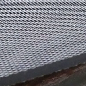 トラックマットに大人気 天然ゴム両面エンボスタイプ 規格幅1600mmがあります