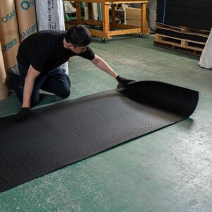 凹凸のあるリサイクルゴムシート 画像