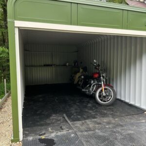 ゲストハウスのバイクガレージマット