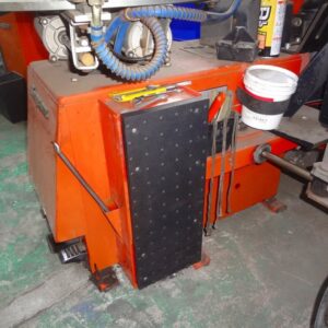 タイヤチェンジャーの緩衝用ゴムの交換