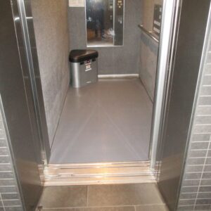 エレベーターマット　ご指定形状にカット