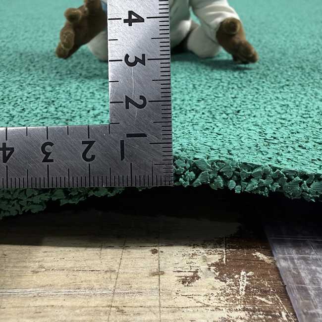 透水性ゴムチップシートの厚み計測