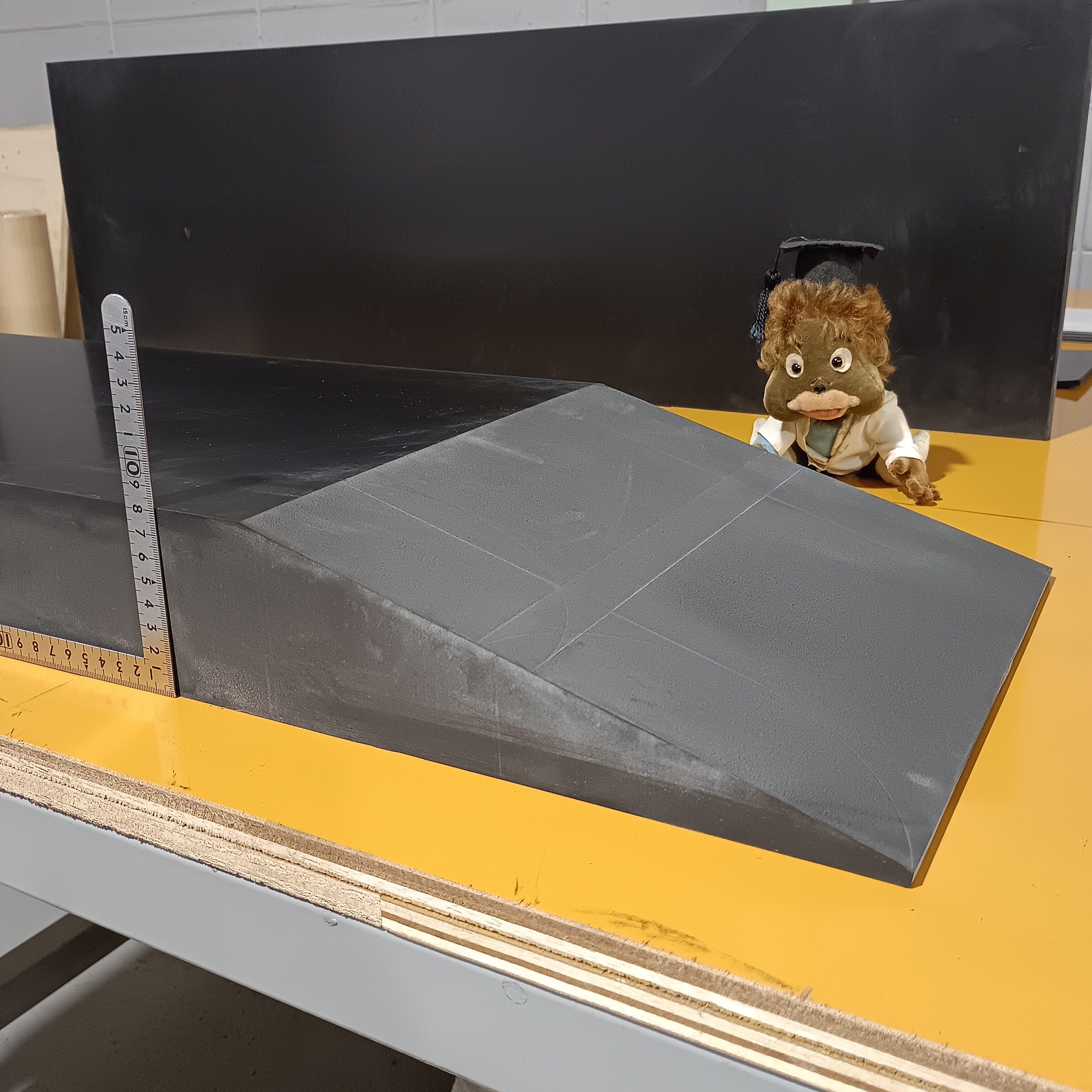 定規で厚みを測れる完成したゴム板加工製品