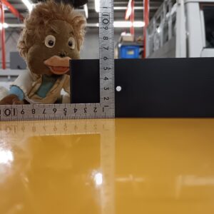厚いゴムにも穴をあけることができます