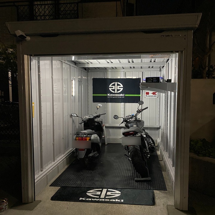 イナババイク保管庫のバイクマット