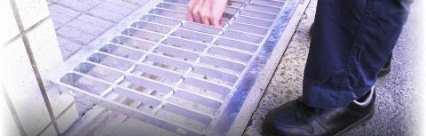 グレーチングのガタガタ防止